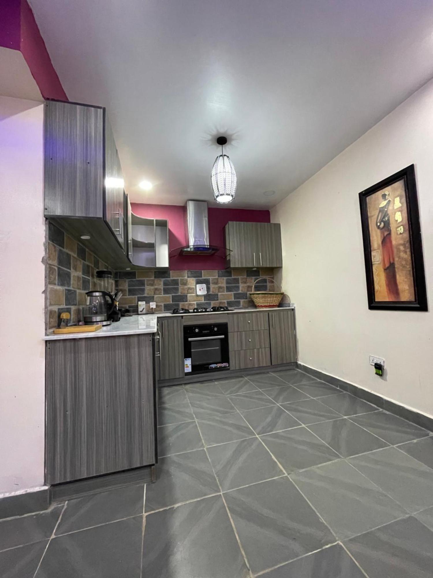 24-Hour Electricity An Entire Stylish 4-Bedroom Bungalow Akure Buitenkant foto