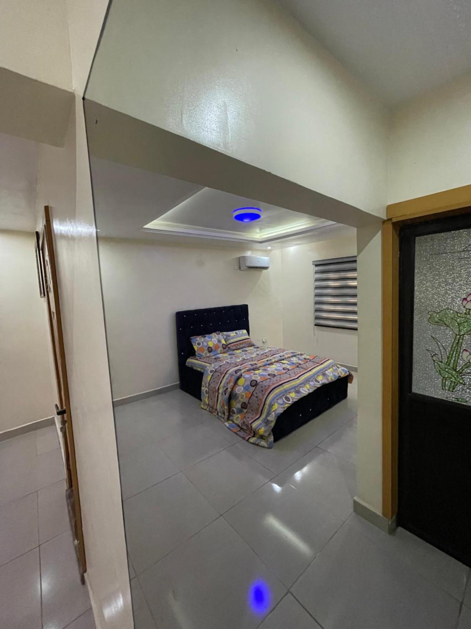 24-Hour Electricity An Entire Stylish 4-Bedroom Bungalow Akure Buitenkant foto