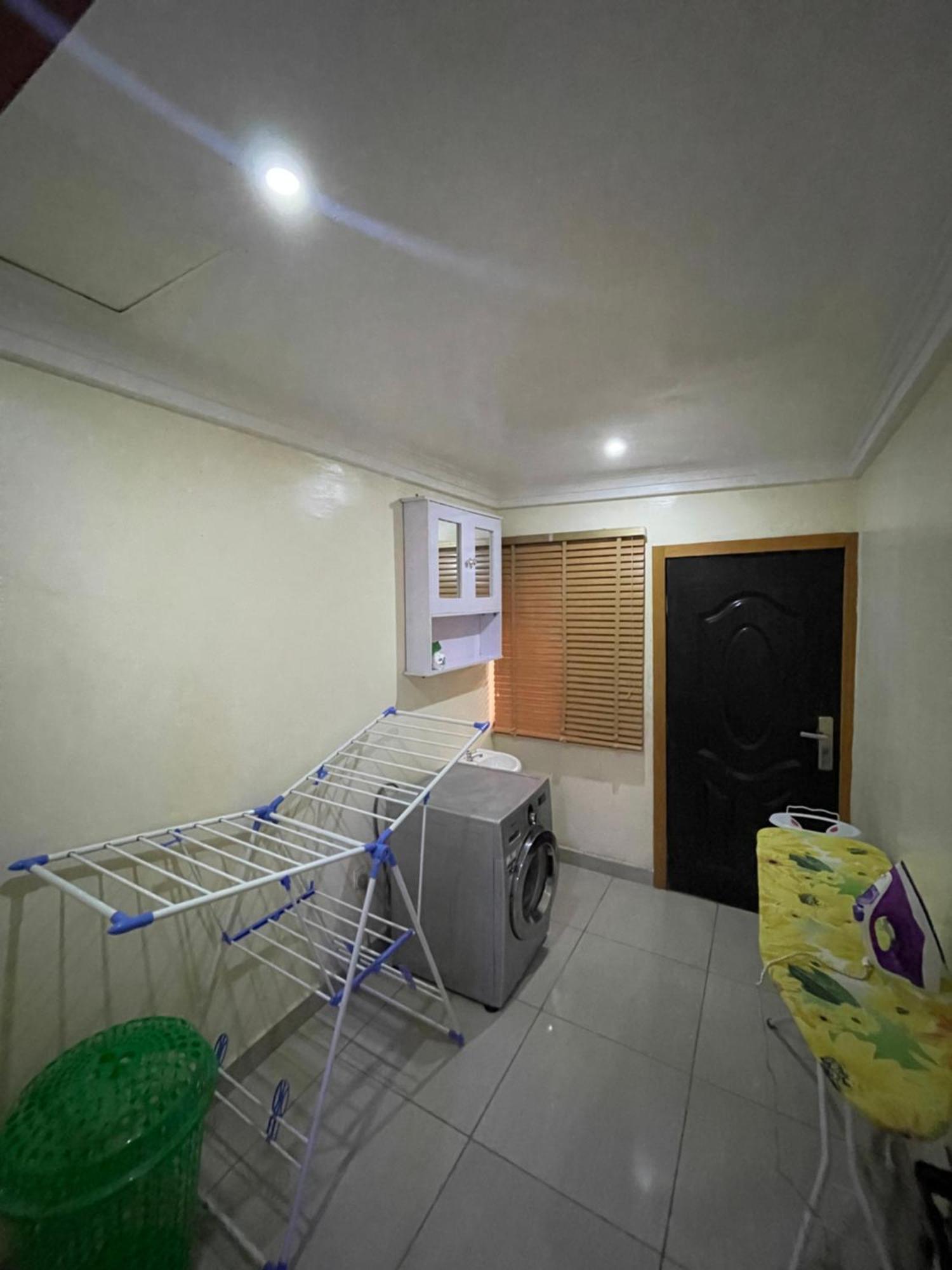 24-Hour Electricity An Entire Stylish 4-Bedroom Bungalow Akure Buitenkant foto