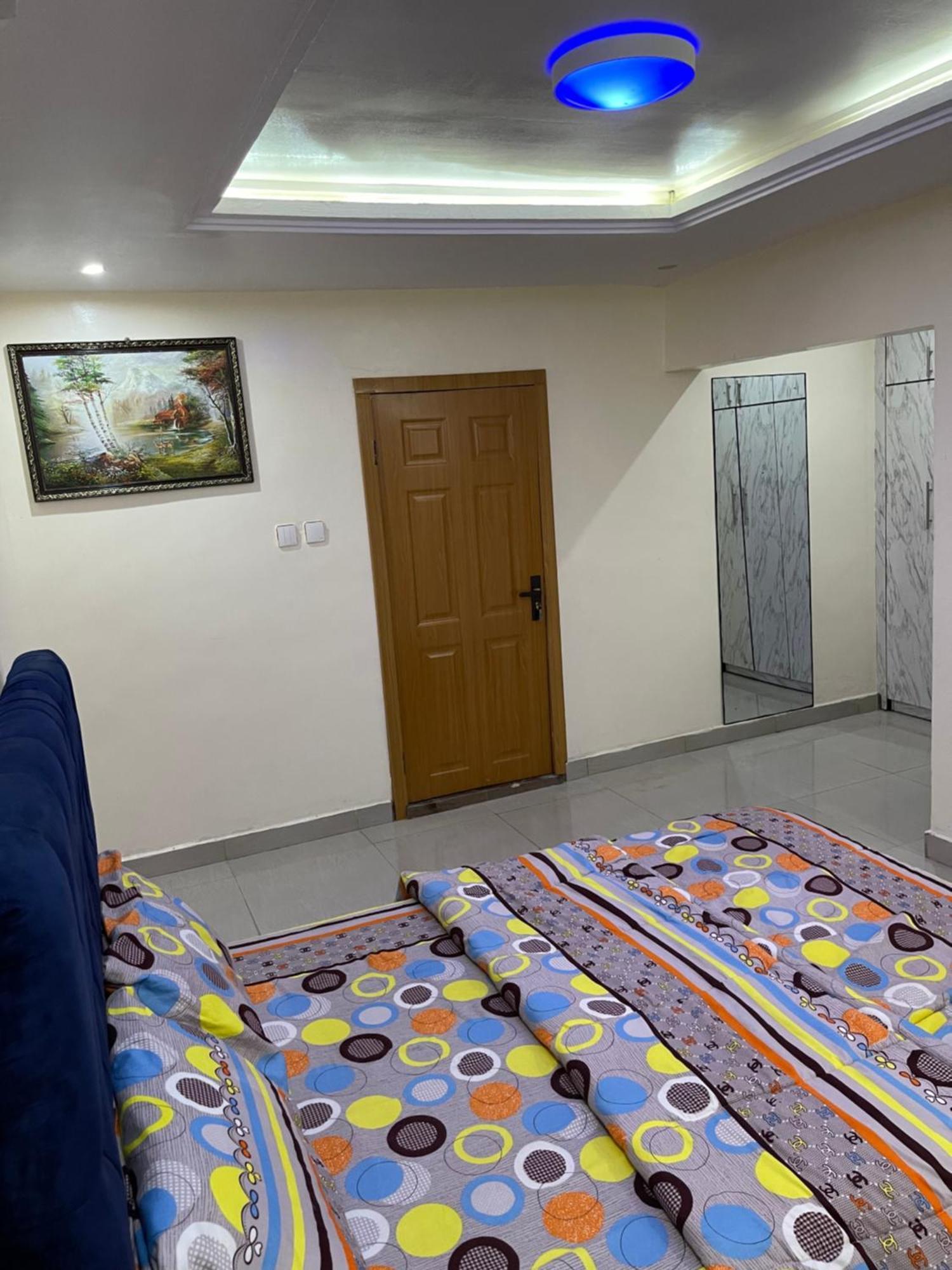 24-Hour Electricity An Entire Stylish 4-Bedroom Bungalow Akure Buitenkant foto