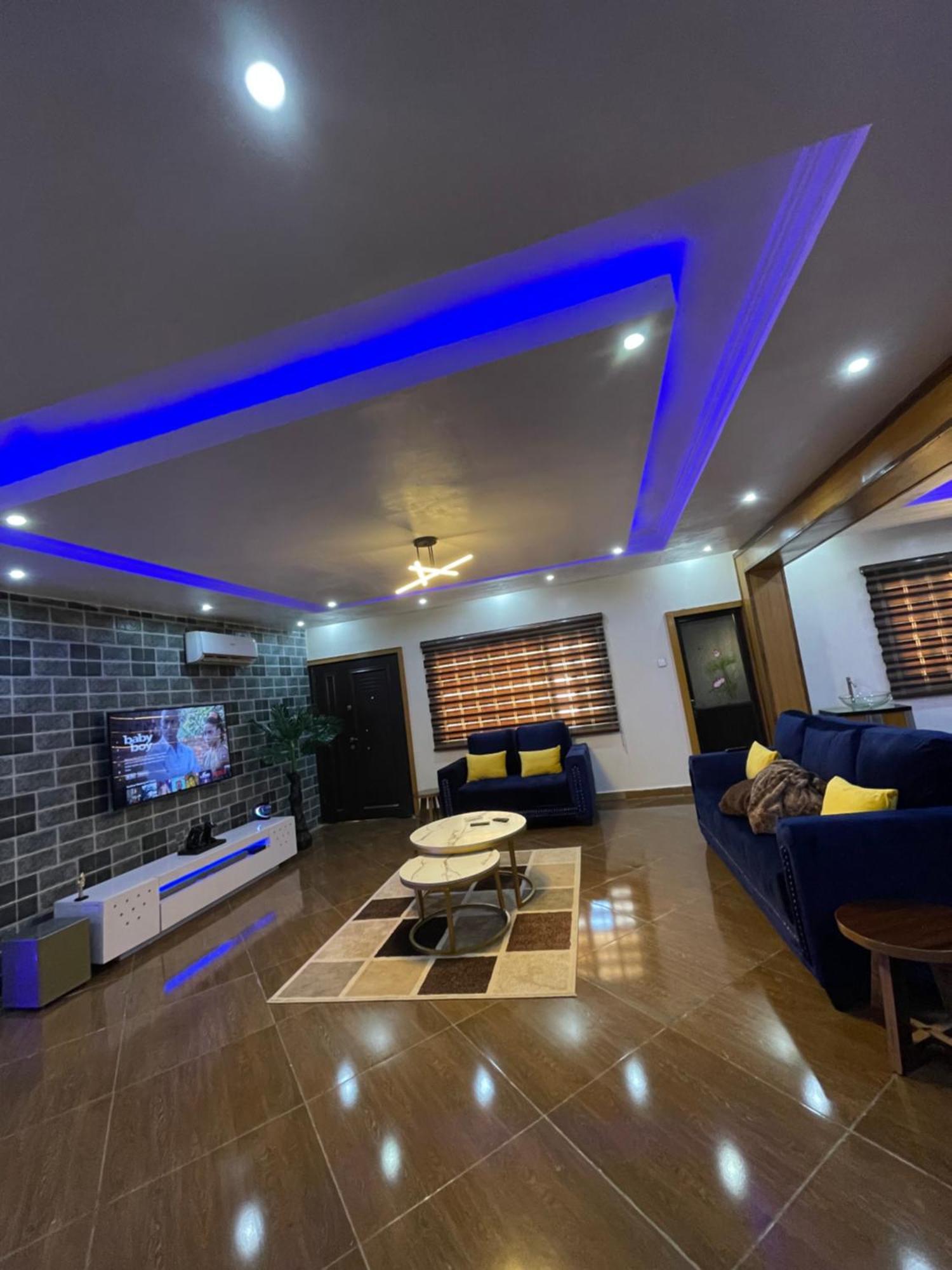 24-Hour Electricity An Entire Stylish 4-Bedroom Bungalow Akure Buitenkant foto