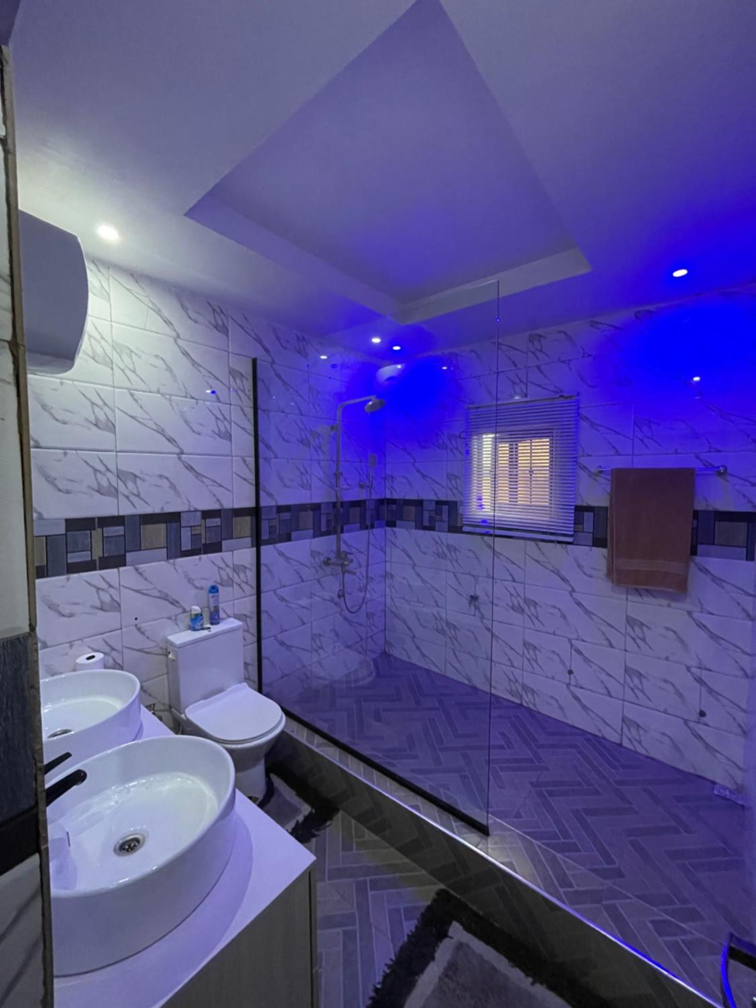 24-Hour Electricity An Entire Stylish 4-Bedroom Bungalow Akure Buitenkant foto