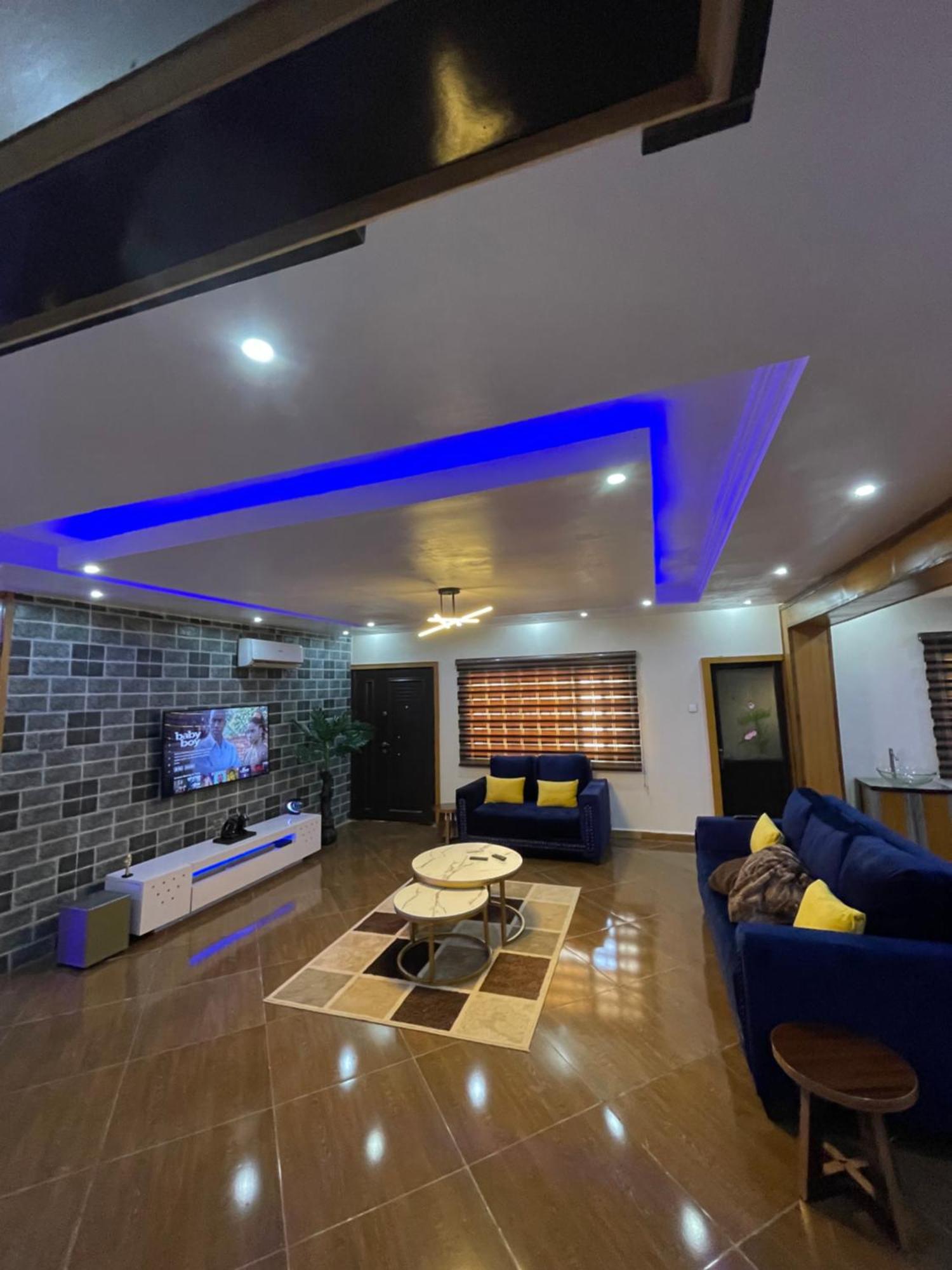24-Hour Electricity An Entire Stylish 4-Bedroom Bungalow Akure Buitenkant foto