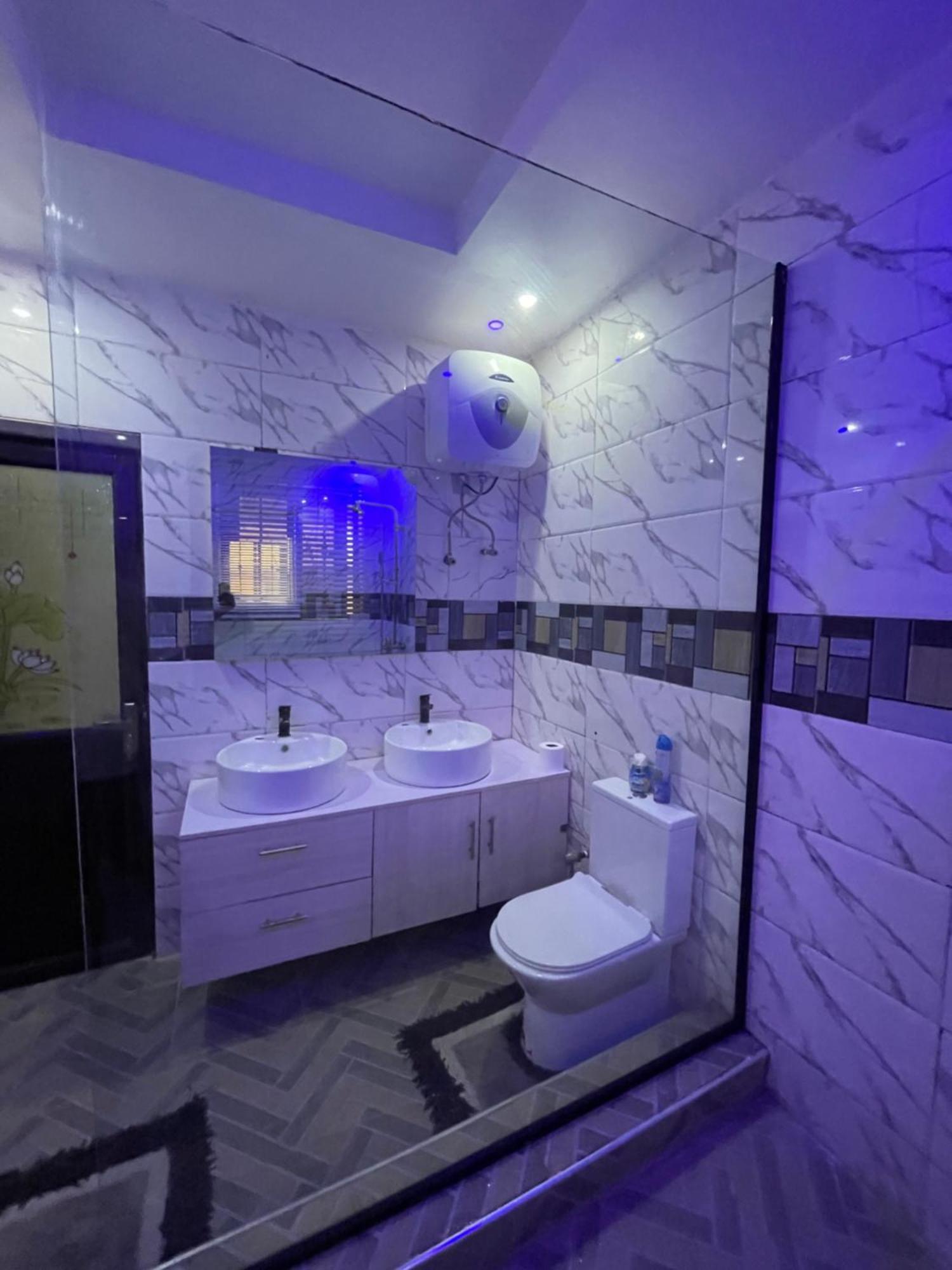 24-Hour Electricity An Entire Stylish 4-Bedroom Bungalow Akure Buitenkant foto