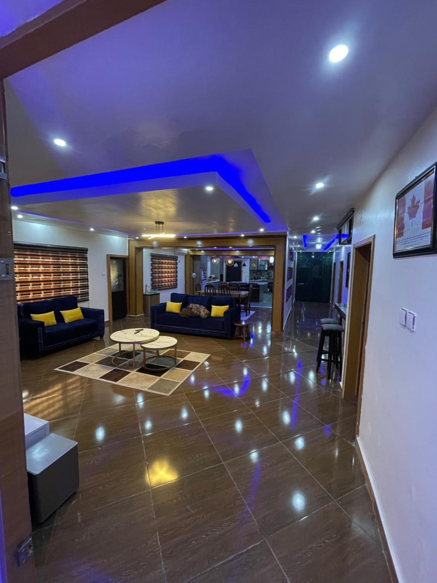 24-Hour Electricity An Entire Stylish 4-Bedroom Bungalow Akure Buitenkant foto