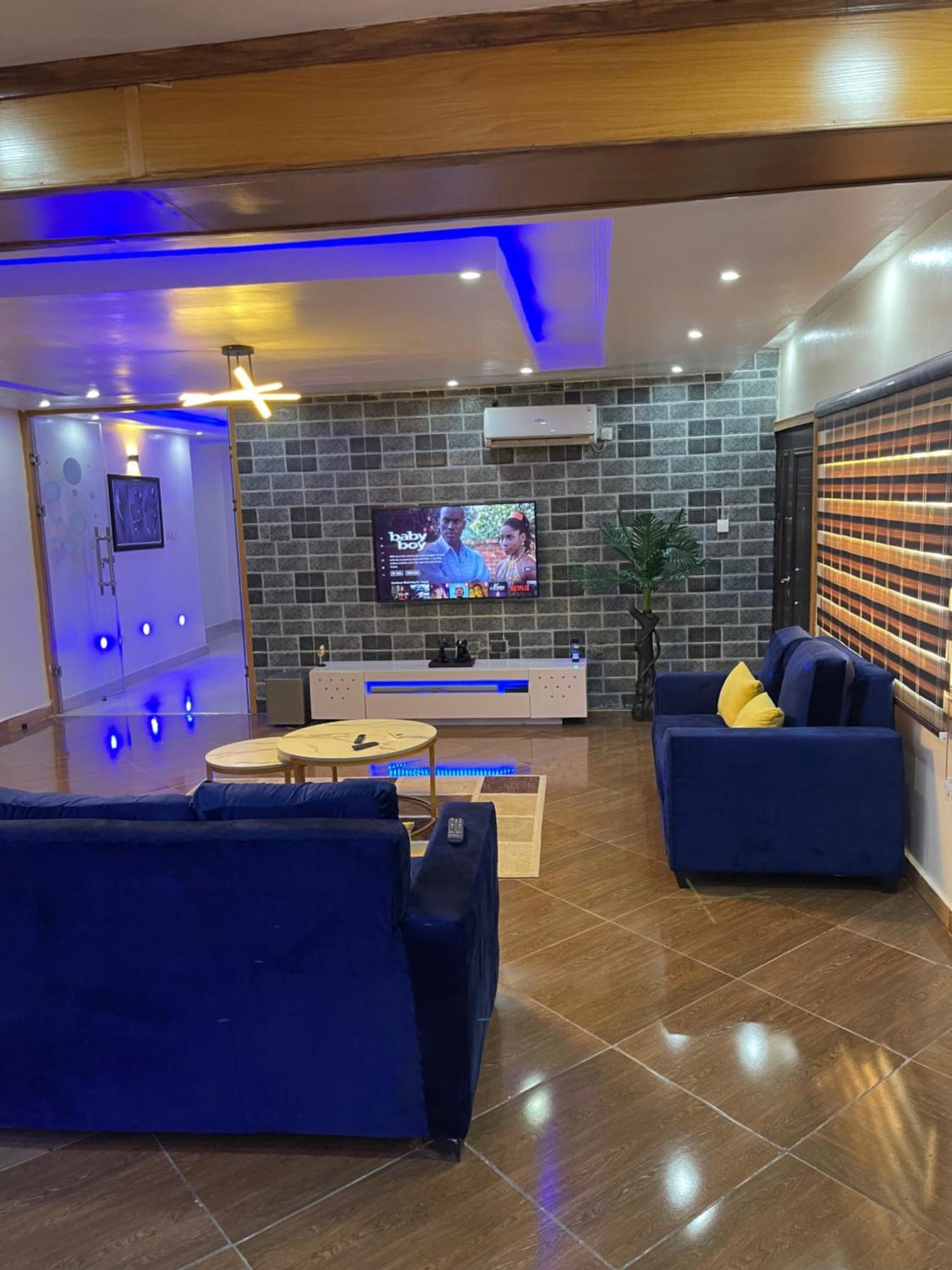24-Hour Electricity An Entire Stylish 4-Bedroom Bungalow Akure Buitenkant foto